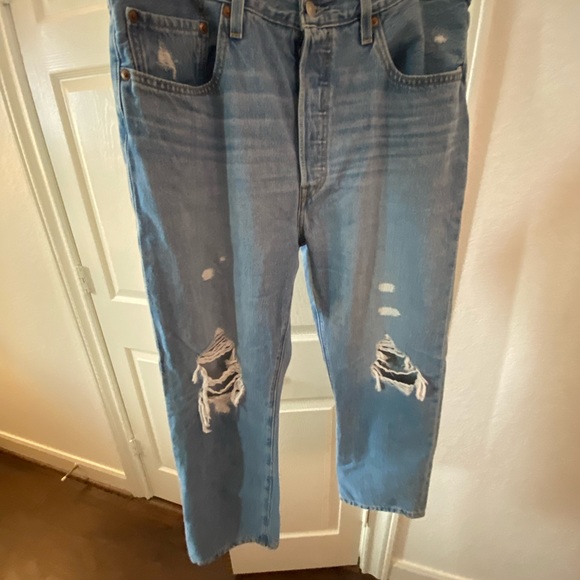 LEVIS 501 CROPPED JEANS MONTGOMERY PATCHED - Picture 2 of 5